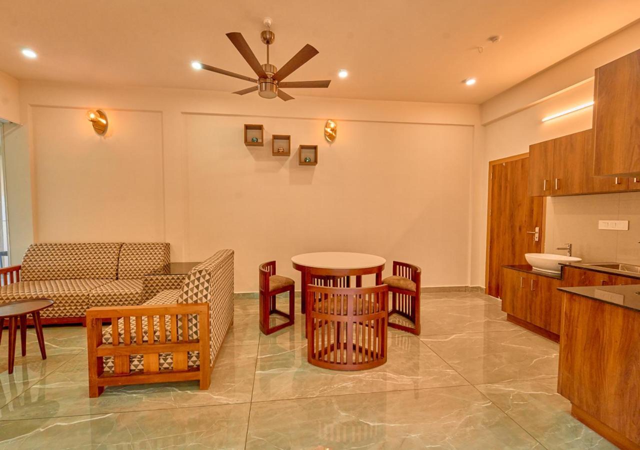 Glen Castle Vagamon Pool Resort By Voye Homes Buitenkant foto