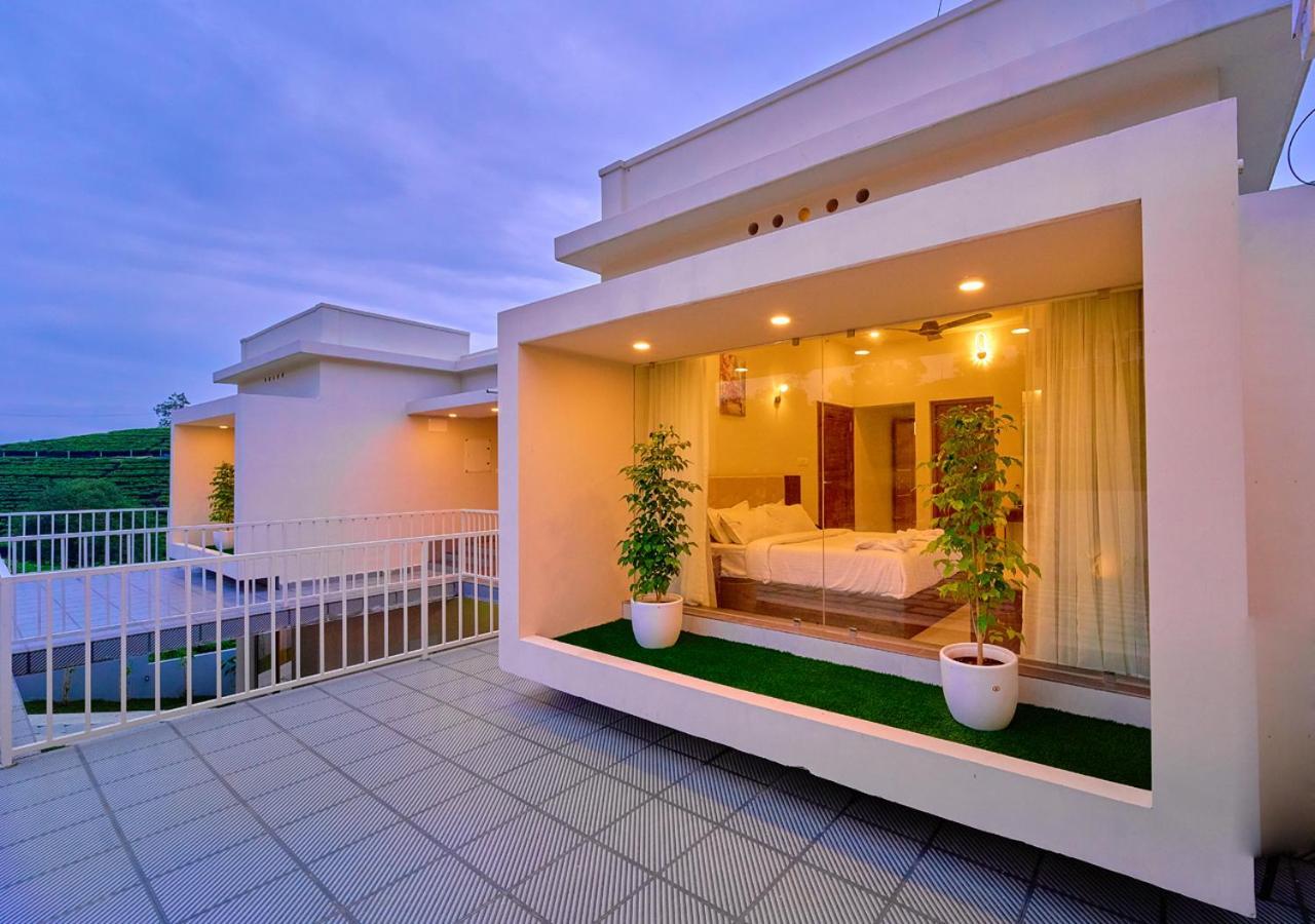 Glen Castle Vagamon Pool Resort By Voye Homes Buitenkant foto