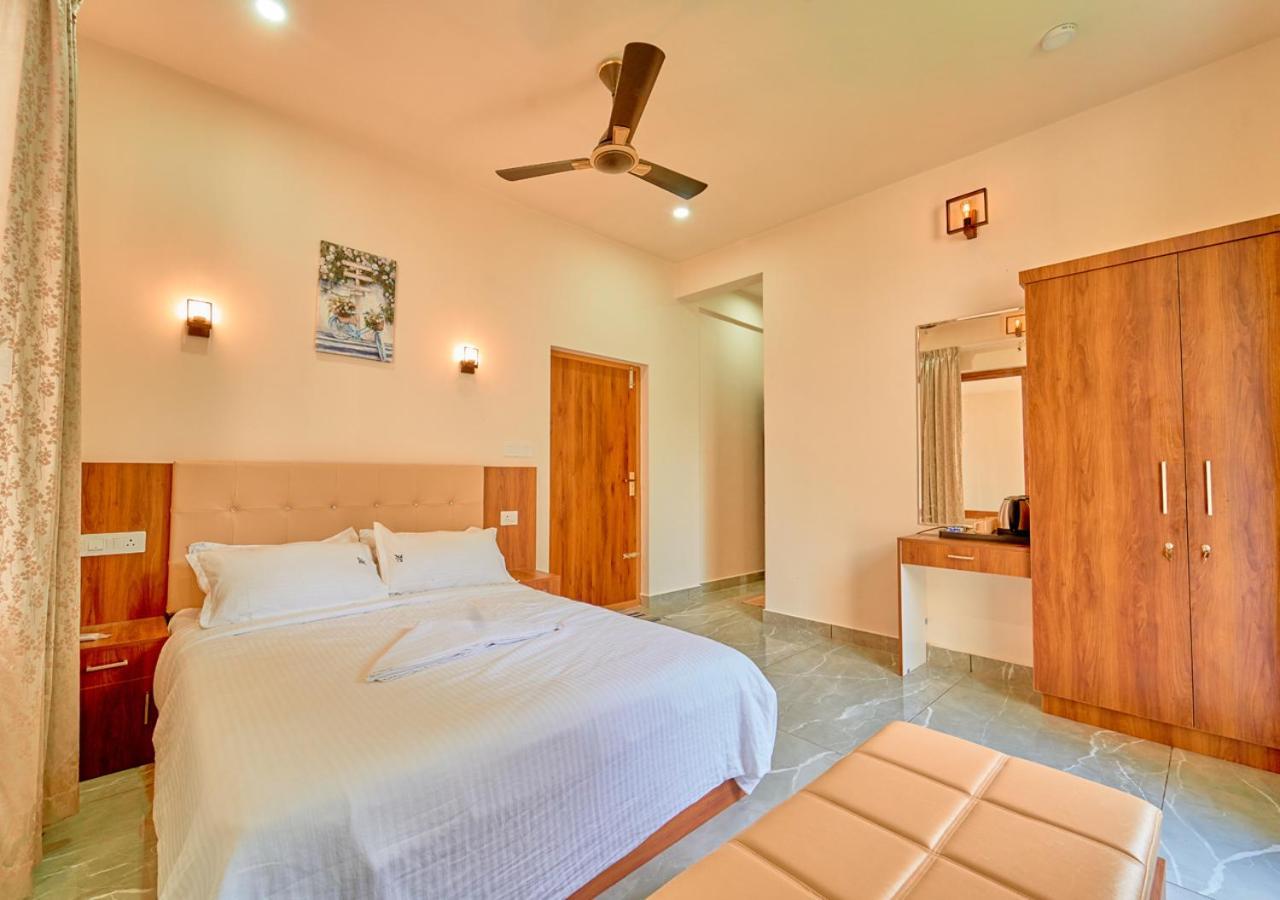 Glen Castle Vagamon Pool Resort By Voye Homes Buitenkant foto
