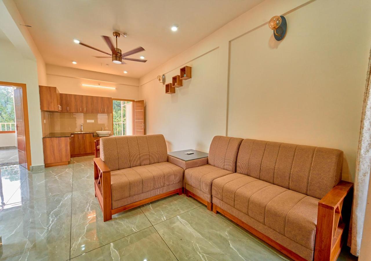 Glen Castle Vagamon Pool Resort By Voye Homes Buitenkant foto