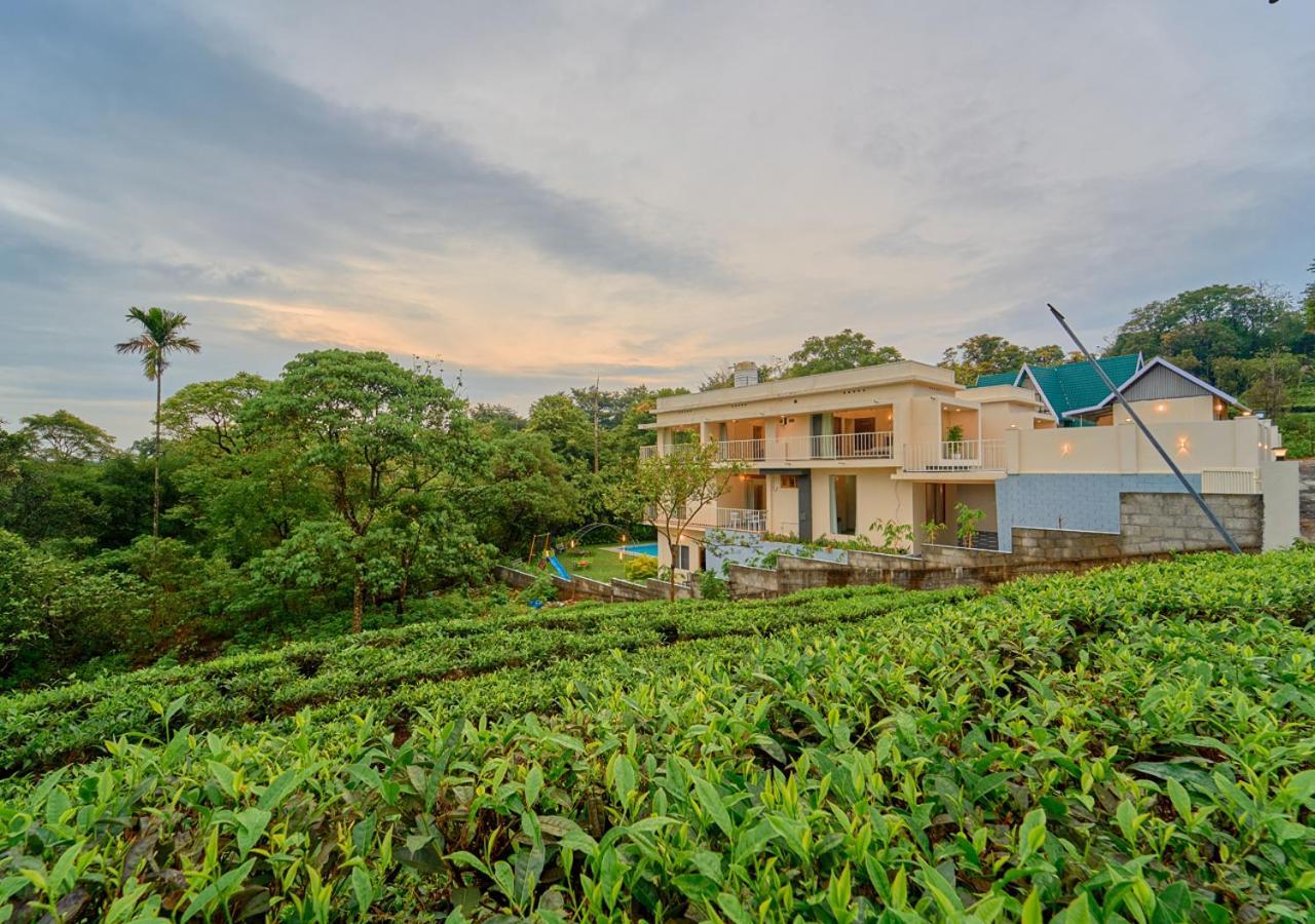 Glen Castle Vagamon Pool Resort By Voye Homes Buitenkant foto