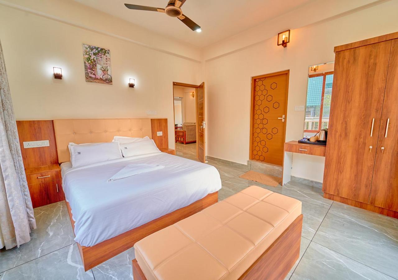 Glen Castle Vagamon Pool Resort By Voye Homes Buitenkant foto