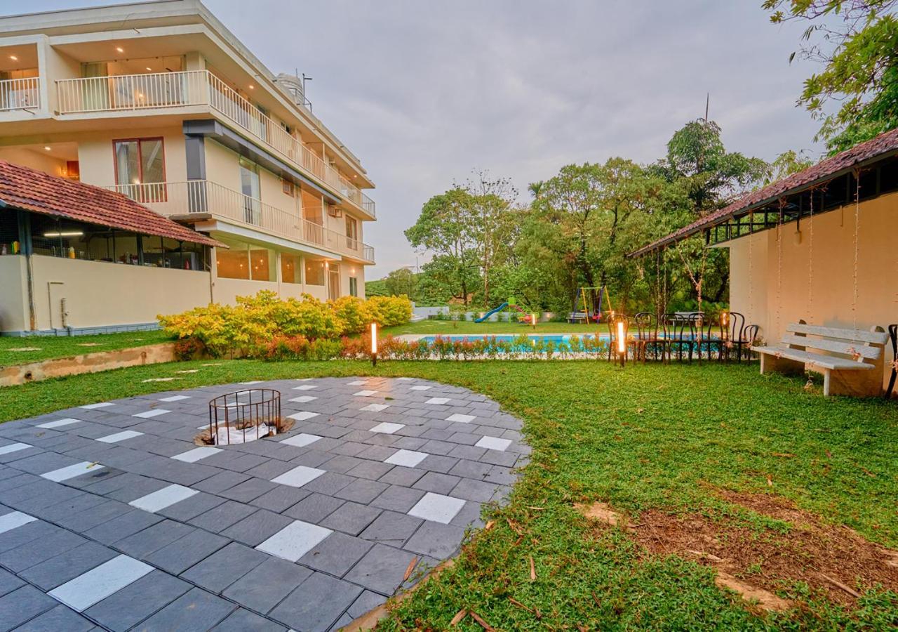 Glen Castle Vagamon Pool Resort By Voye Homes Buitenkant foto